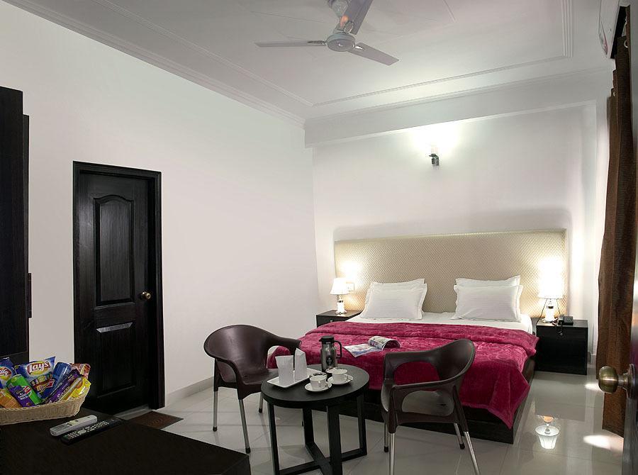 Rishikesh Inn By One Hotels Rishīkesh Rom bilde
